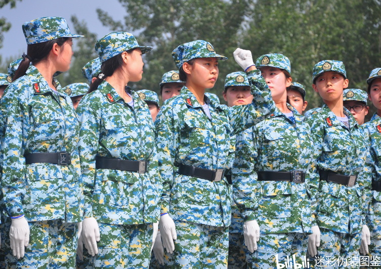 軍訓(xùn)服，時尚與功能的完美結(jié)合，軍訓(xùn)服，時尚與功能交融的完美典范