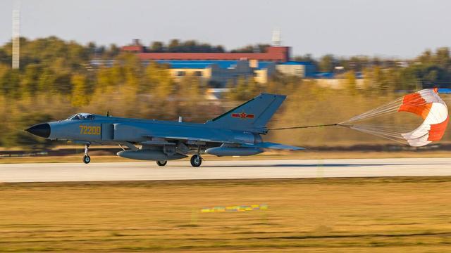 關(guān)于2022年殲-7還有多少架的探討，探討，殲-7戰(zhàn)機(jī)在2022年的數(shù)量概況