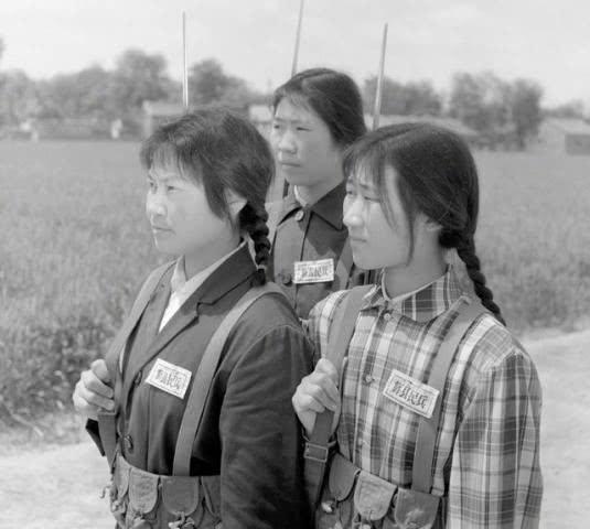 中國女兵老照片，歷史中的巾幗英雄形象展現(xiàn)，中國女兵老照片，歷史巾幗英雄形象展