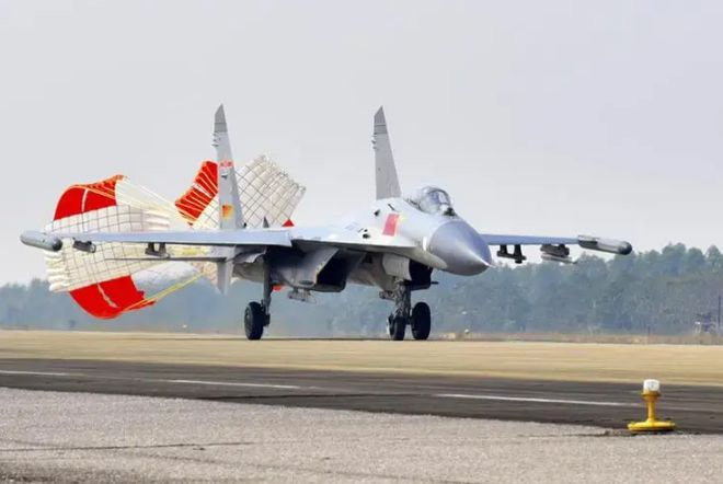 連云港軍用機場殲-11，揭秘軍事航空的神秘面紗，揭秘連云港軍用機場殲-11軍事航空的神秘面紗
