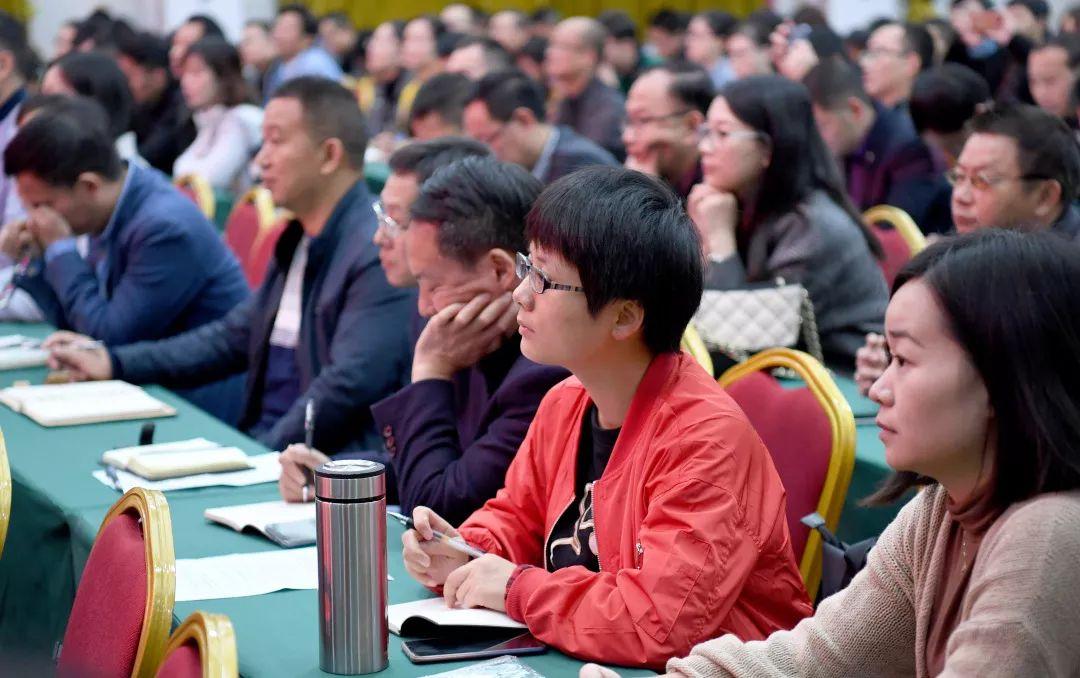 新聞報刊最新一期，深度解讀熱點事件，掌握最新資訊動向，新聞熱點深度解讀，掌握最新資訊動向