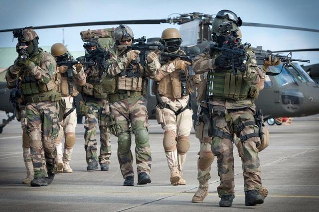 世界軍事強(qiáng)國(guó)前十排名2022，全球軍事力量概覽，全球軍事力量概覽，2022年世界軍事強(qiáng)國(guó)前十排名榜單