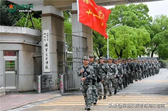 軍事院校分?jǐn)?shù)線詳解，如何把握入學(xué)門檻？，軍事院校分?jǐn)?shù)線詳解，如何把握入學(xué)門檻與提高錄取機(jī)會(huì)？