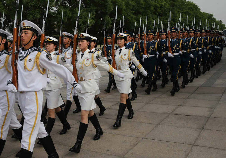 女兵儀仗隊照片大全，展現(xiàn)颯爽英姿的絕美瞬間，女兵儀仗隊風采展示，颯爽英姿的絕美瞬間圖片大全