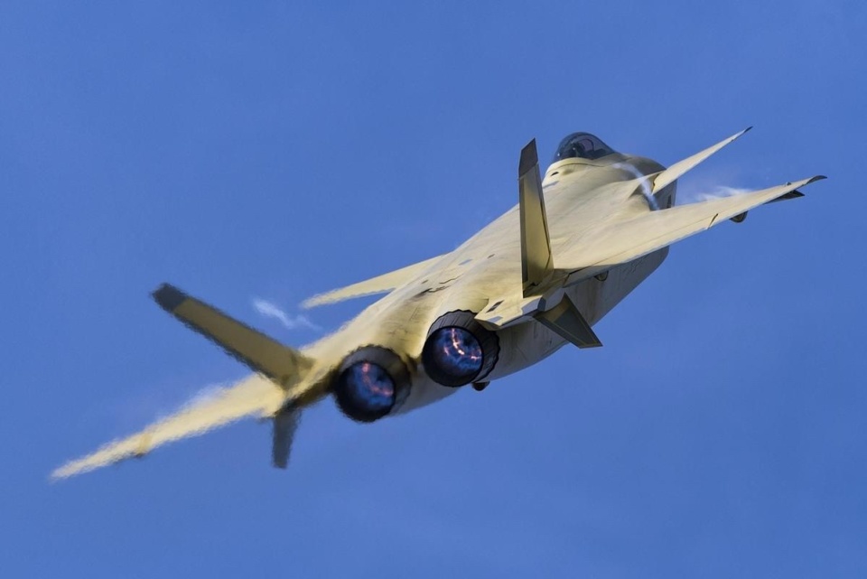 殲15戰(zhàn)斗機發(fā)動機，性能與優(yōu)勢分析，殲15戰(zhàn)斗機發(fā)動機性能與優(yōu)勢深度解析