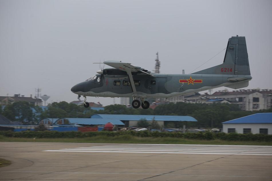 運(yùn)-12E飛機(jī)，探索航空領(lǐng)域的卓越之作，運(yùn)-12E飛機(jī)，航空領(lǐng)域的杰出探索者