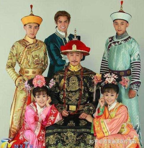 還珠格格演員表大全——重溫經(jīng)典角色與演員陣容，還珠格格經(jīng)典角色與演員陣容一覽